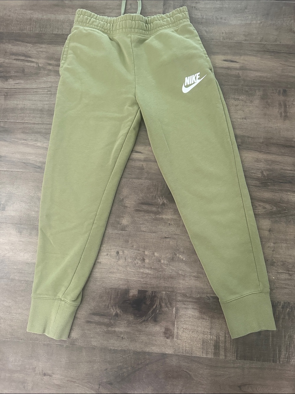 Nike club jogger sweatpants size M big kid